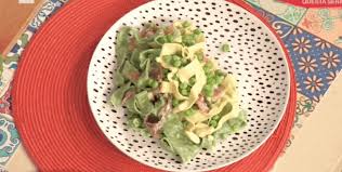 2 cucchiai di olio d'oliva. I Fatti Vostri La Ricetta Delle Tagliatelle Paglia E Fieno Con Piselli E Prosciutto Di Simone Loi Ultime Notizie Flash