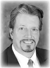 Loren Tillman's Instagram, Twitter & Facebook