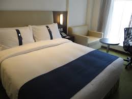 For example, a king size bed may measure (in width by length) some uk retailers may have a queen size which refers to one of the above standard sizes, but there is inconsistency around which size specifically, with both the small double and super king being prevalent. Super King Size Bed Picture Of Holiday Inn Express Hong Kong Soho Hong Kong Tripadvisor