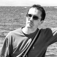 «fluctuat nec mergitur» soit «il est battu par les flots, mais ne sombre pas», activiste de la liberté, gaulois et bourguignon avant tout. Three Teens Are Charged Over Samuel Paty S Murder Daily Mail Online