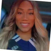 Elisa Clayton's Instagram, Twitter & Facebook