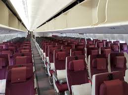 While economy provides comfortable seats and free snacks. Qatar Airways Flugplane Sitze Und Services