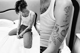 Внешний вид волос иисус христос давид жемчуг луна ночь. Damiano Dei Maneskin Il Significato Dei Tatuaggi Del Cantante