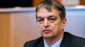 Jerome Champagne urung bertarung lawan Sepp Blatter