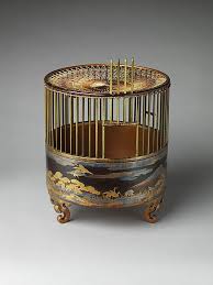 Japanese Bird Cage 18th C Black Lacquer Gold And Silver Maki E Silk Netting Cranes And Poems Refer To Wakanoura Rev Met Afbeeldingen Vogelkooi Vogelhuisjes Japans
