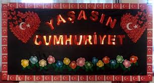 Çıktı alırken poster bastır şeklinde yaparak poster boyutunda bastırabilirsiniz. 29 Ekim Cumhuriyet Bayrami Pano Ornekleri Ilkokul Dokumanlari