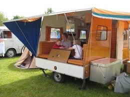 La caravane pliante haut de gamme rapido saura vous combler si vous succomber au culte. Epingle Par Soku Leu Sur Rapido Caravan Caravane Rapido Caravane Mini Caravane