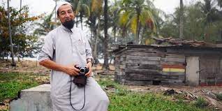 Aplikasi ini dibangunkan untuk berkongsi info ceramah tab 4: Biodata Ustaz Azhar Idrus Malay Viral