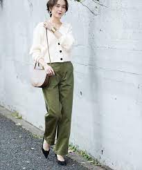 大人女子のための きれいめカジュアルコーデ 15選 極めればもっとおしゃれに folk カーゴパンツ レディース カーキ ファッション ファッション