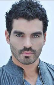 Tante immagini con idee look maschili per gli uomini con capelli ricci e mossi. Tagli Capelli Uomo Ricci Foto Qnm