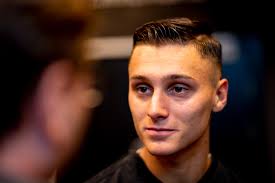 Levi på vei bort fra RBK