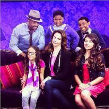 Michelle hathaway and her two daughters, taylor and frankie, move to new orleans and discover that their new house is already occupied by a dad and his. 9 The Haunted Hathaways Ideas Nickelodeon Shows Nickelodeon Nick Tv Shows