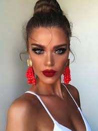 33 Wunderschone Make Up Ideen Schminke Mit Roten Lippen Make Up Rote Lippen Rote Lippen