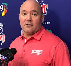 Ric Flair, Lawrence Taylor, Johnny Bench in Music City collectibles show