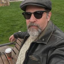 Will USPS accept large packages at a PO box?