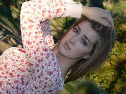 Alison Faye's Instagram, Twitter & Facebook