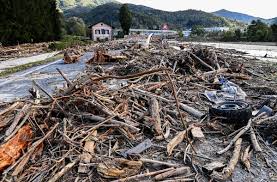 Aktuelle unwetterwarnung für tessin (bei roststock). Unwetter In Frankreich Und Norditalien Bilder Zeigen Zerstorte Dorfer Nach Unwettern Im Alpenraum Panorama Stuttgarter Nachrichten