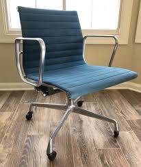 1983 Herman Miller Eames Aluminum Group Management Chair Ea33 Blue Hopsak Fabric Chair Stools For Sale Dining Chairs