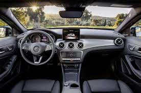 Mercedes Gla Une Berline Compacte Surelevee Et Hop Un Suv Challenges