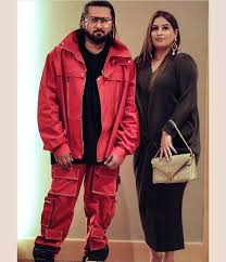 Rabinder singh was a joint secretary in the research and analysis wing (r&aw), india's external intelligence agency, who defected to the united states in 2004 after being honey trapped by cia. Yo Yo Honey Singh With His Wife Yo Yo Honey Singh Fans Facebook