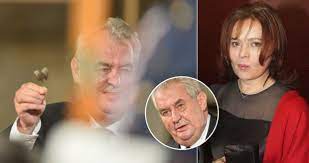 Server dodává, že i přes obrovskou popularitu zůstala nohama na zemi a žila dál. Zemrela Libuse Safrankova Je Mi To Nesmirne Lito Smutni Zeman Blesk Cz