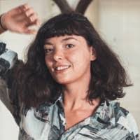 Lola Lou's Instagram, Twitter & Facebook