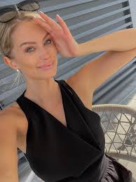 Hey baby, you are stunningly beautiful