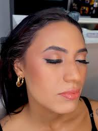 Make em tons nudes 🌸 #maquiagemnude #delineadogatinho✔️ #peleperfeita