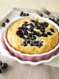 Mit den händen geschwind einen mürbeteig kneten (nur so lange kneten wie nötig). Kleine Kuchen Mit Schwarzen Johannisbeeren Stockfotos Freeimages Com