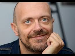 Testo, video e accordi della canzone l'universo tranne noi di max pezzali. Gli Accordi Di L Universo Tranne Noi Di Max Pezzali Suonatu Testi Accordi Chitarra