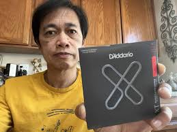 I want to share with you the joy of a brand new AA string. An event for my  viol, after some 16 years with the old string... It's a string with a