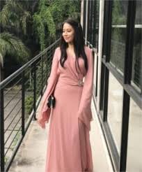 Menampilkan niezam zaidi dan farah nabila sebagai pelakon utama. Rupa Rupanya Pelakon Farah Nabilah Heroin Drama Titian Cinta Bukan Orang Biasa Biasa Jom Lihat Biodata Sebenar Beliau Pasti Korang Terkejut Besar Berita Viral Semasa Malaysia