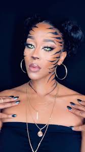 Day 11: Roar 🐯 , #mehronhalloween #31daysofmehronmakeup #mehronmakup  #31daysofhalloweenmakeup , ► PRODUCTS USED ◄, • Mehron Paradise AQ  @mehronmakeup (black), • Spoiled Cosmetics @spoiledlipscosmetics ...