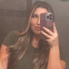 Taylor Duncan's Instagram, Twitter & Facebook