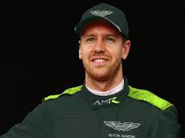 Gorra aston martin f1 oficial sebastian vettel gris. Aktionar Bei Aston Martin Wird Vettel Mehr Als Nur Rennfahrer