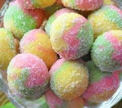 Biskut suji sedia untuk dihidang. Resepi Biskut Suji Bersalut Susu