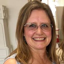 Roux and the White Rabbit: Lusk, Sandra, Briscoe, Natalie: 9781737958604:  Amazon.com: Books