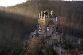 12 Beautiful German Castles That Look Like They're Straight Out of a Fairy  Tale