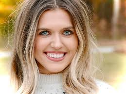 Kimberly Specht's Instagram, Twitter & Facebook