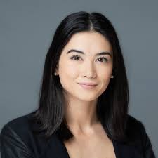 Kara Burns's Instagram, Twitter & Facebook