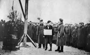 Больше месяца тело зои провисело на площади — фашисты не разрешали его снимать. Istoriya Zoi Kosmodemyanskoj Bez Ideologii I Mifov Obshestvo Tass