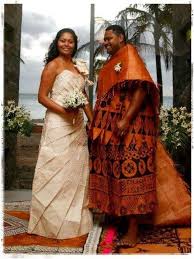 Great Way To Mix European And Fijian Traditional Dress Fiji Wedding Ceremony Polynesian Dress Island Wedding Dresses Traditional Dresses