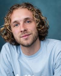 Garth Bardsley's Instagram, Twitter & Facebook