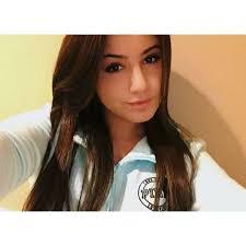 Caroline Davidson's Instagram, Twitter & Facebook