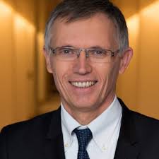 Carlos Tavares si dimette da CEO di Stellantis. E adesso cosa succede?