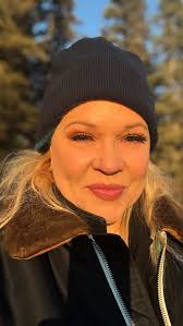 When your hair and makeup artists are SLAMMIN!!!!! @linds4112 @emilysandoval