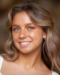 Ariana Mcgee's Instagram, Twitter & Facebook