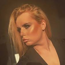 Belle Fisher (@BelleFisher)