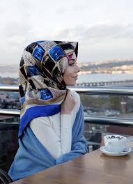Sik Levidor Twil Ipek Esarp Modelleri Tieheadscarves Sik Levidor Twil Ipek Esarp Modelleri Moda Mutevazi Moda Esarp