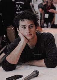 We love to talk about dylan o'brien! Dylanobrien Dylanobrienwallpaper Dylan O Brien Cute Dylan O Brien Dylan O